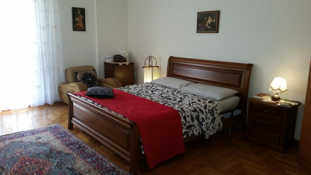 קאסרטה Lian Room B&B מראה חיצוני תמונה
