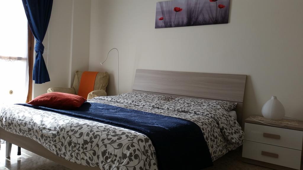 קאסרטה Lian Room B&B חדר תמונה
