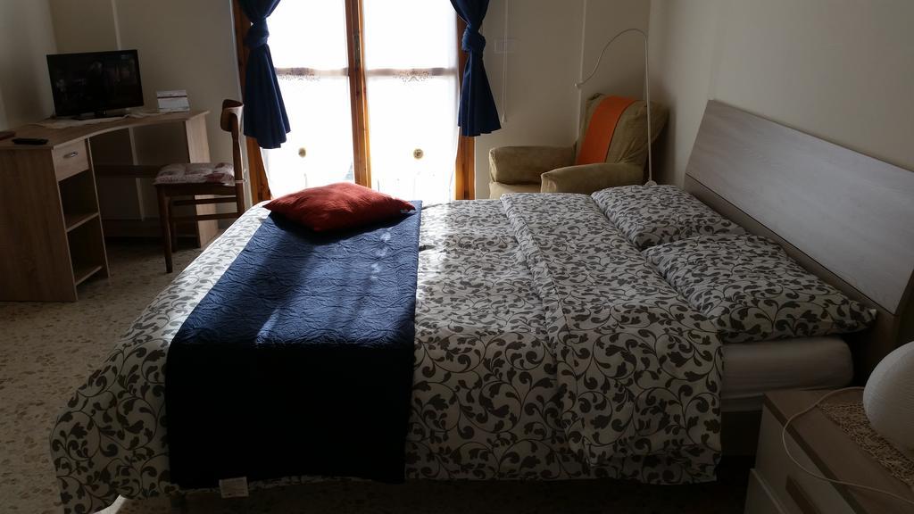 קאסרטה Lian Room B&B מראה חיצוני תמונה