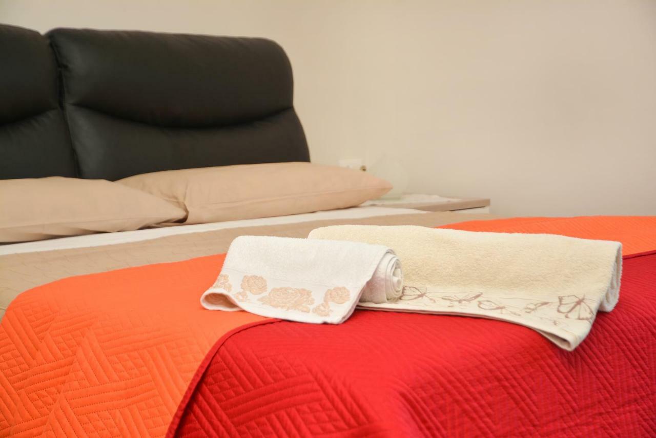קאסרטה Lian Room B&B מראה חיצוני תמונה