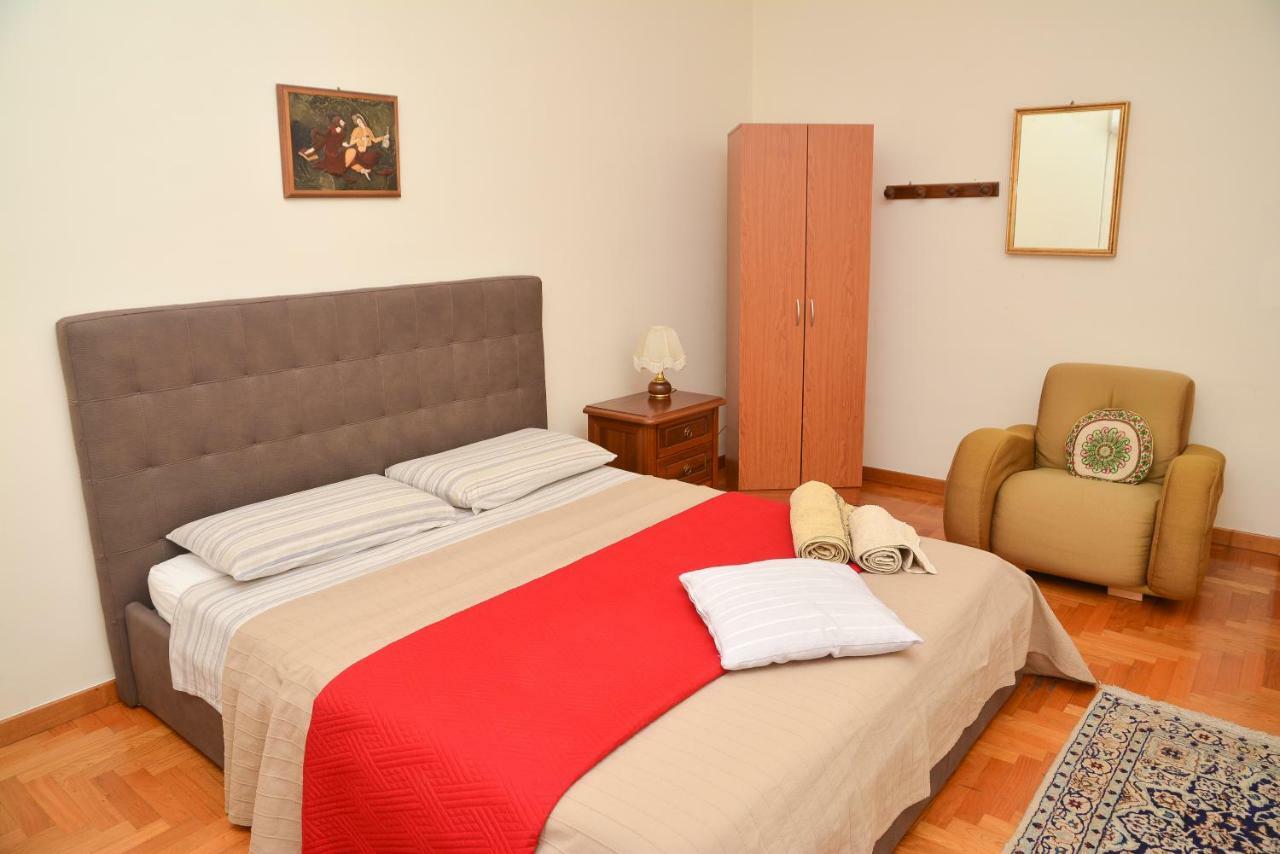 קאסרטה Lian Room B&B מראה חיצוני תמונה