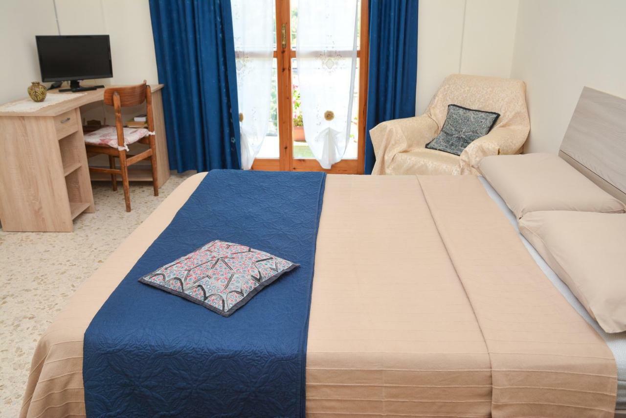 קאסרטה Lian Room B&B מראה חיצוני תמונה